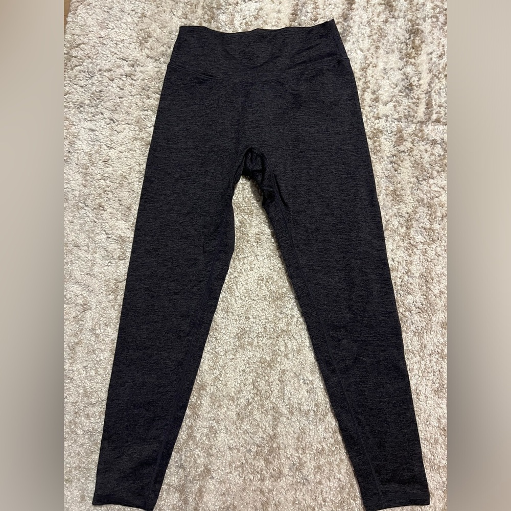 BuffBunny Dream Heathered Legginf Dark Grey size medium 7/8 length V seam